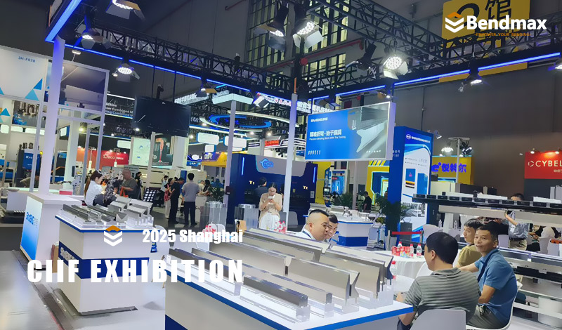 Bendmax presenta soluzioni avanzate per presse piegatrici alla fiera CIIF di Shanghai 2025.
