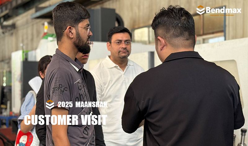 Visita dei clienti indiani allo stabilimento Bendmax per rafforzare la cooperazione.